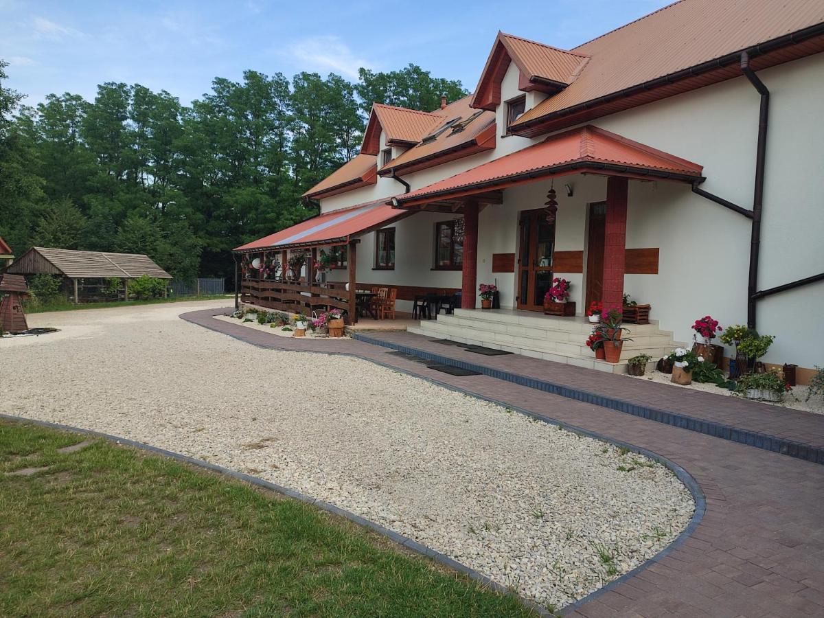 Agrowczasy Nad Stawem Villa Gartatowice Exteriör bild