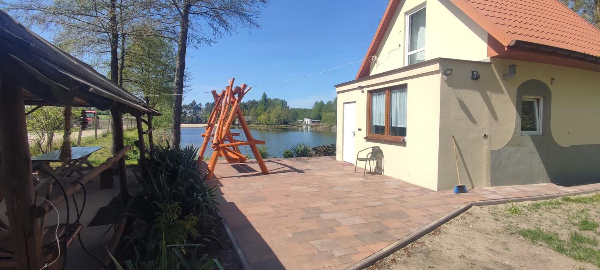 Agrowczasy Nad Stawem Villa Gartatowice Rum bild