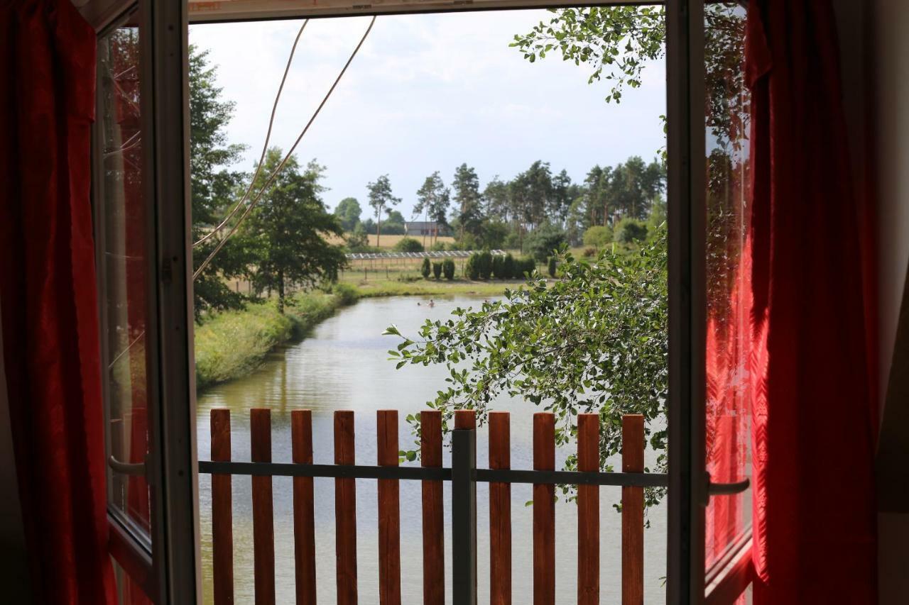 Agrowczasy Nad Stawem Villa Gartatowice Exteriör bild